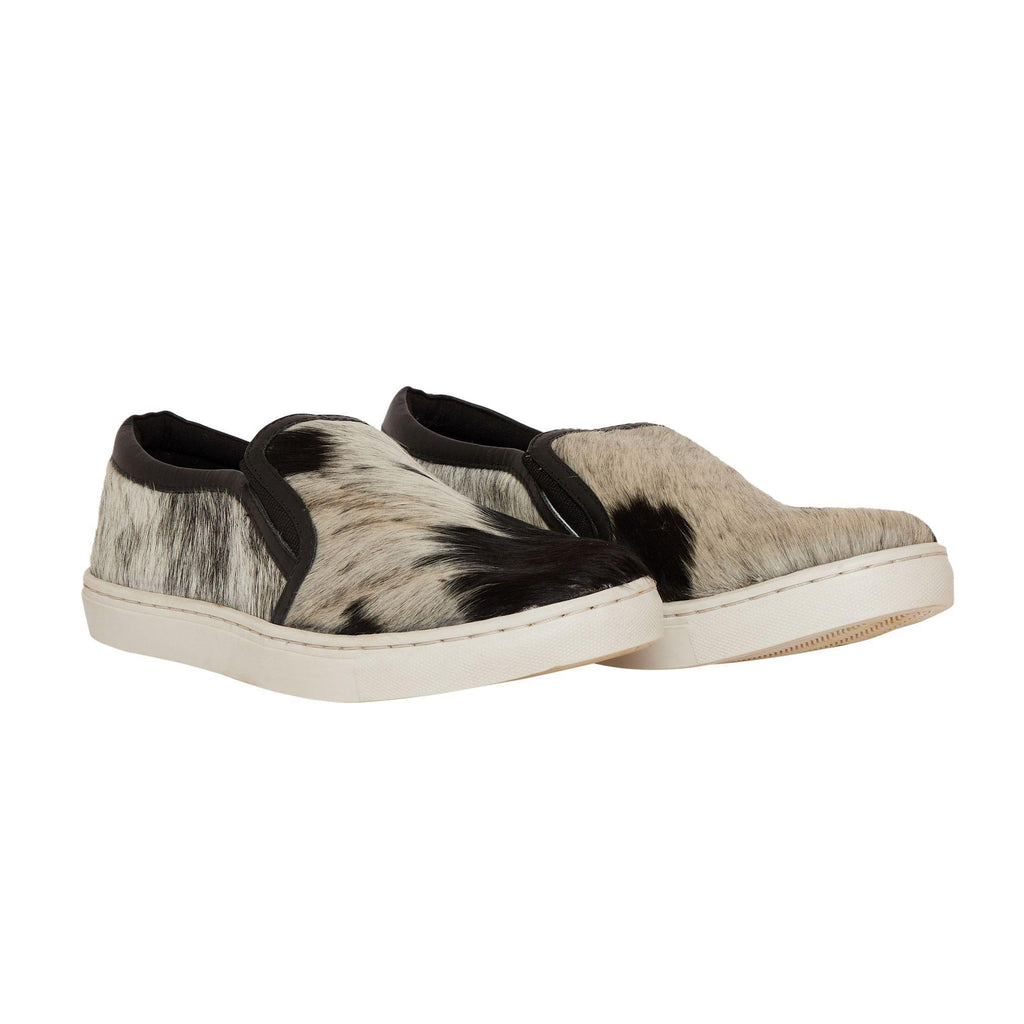 SILKEN SNEAKERS