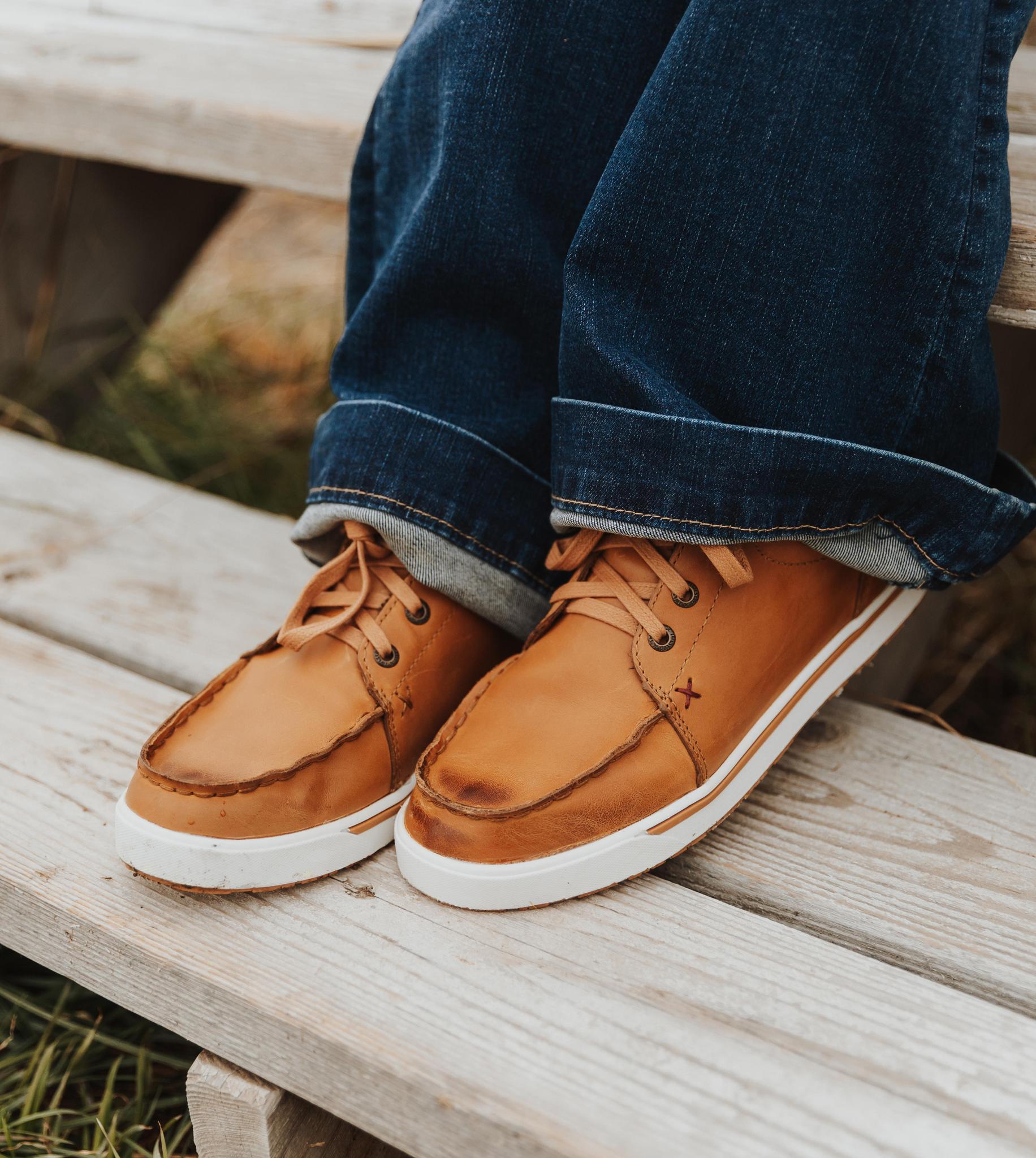 Kicks - Tan YCA0012