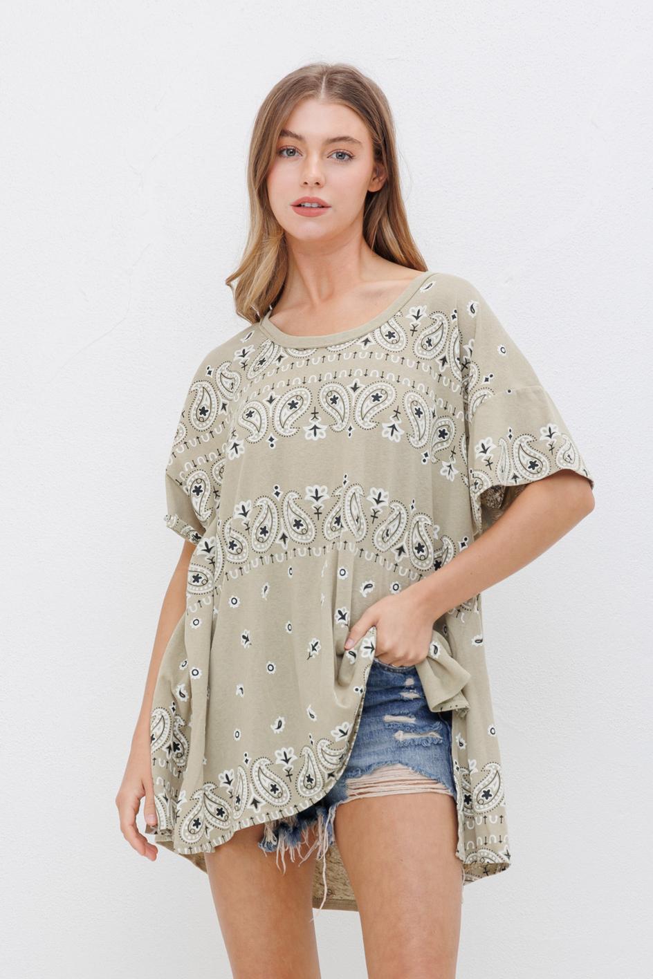 Slit Vintage Bandanna Print Tee Raw Edge Detail - Light Olive