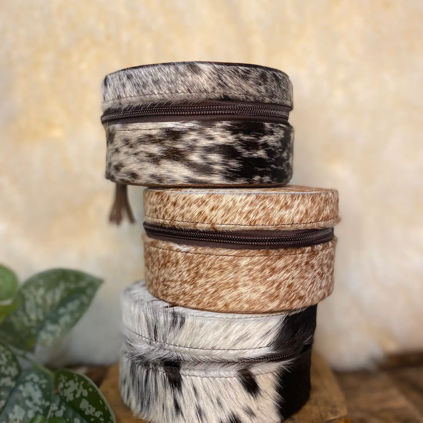 Round Cowhide Jewelry Box