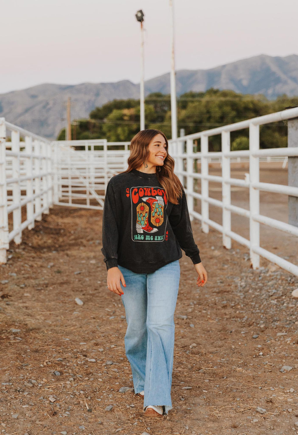 COWBOY TAKE ME AWAY BOOTS LONG SLEEVE SWEATSHIRT - MINERAL BLACK